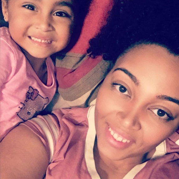 Meet your Posher, Latrice - Picture 3 of 3